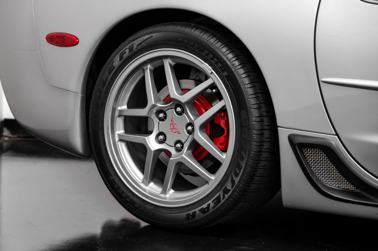 Chevrolet Corvette 2dr Z06 Hardtop 2004