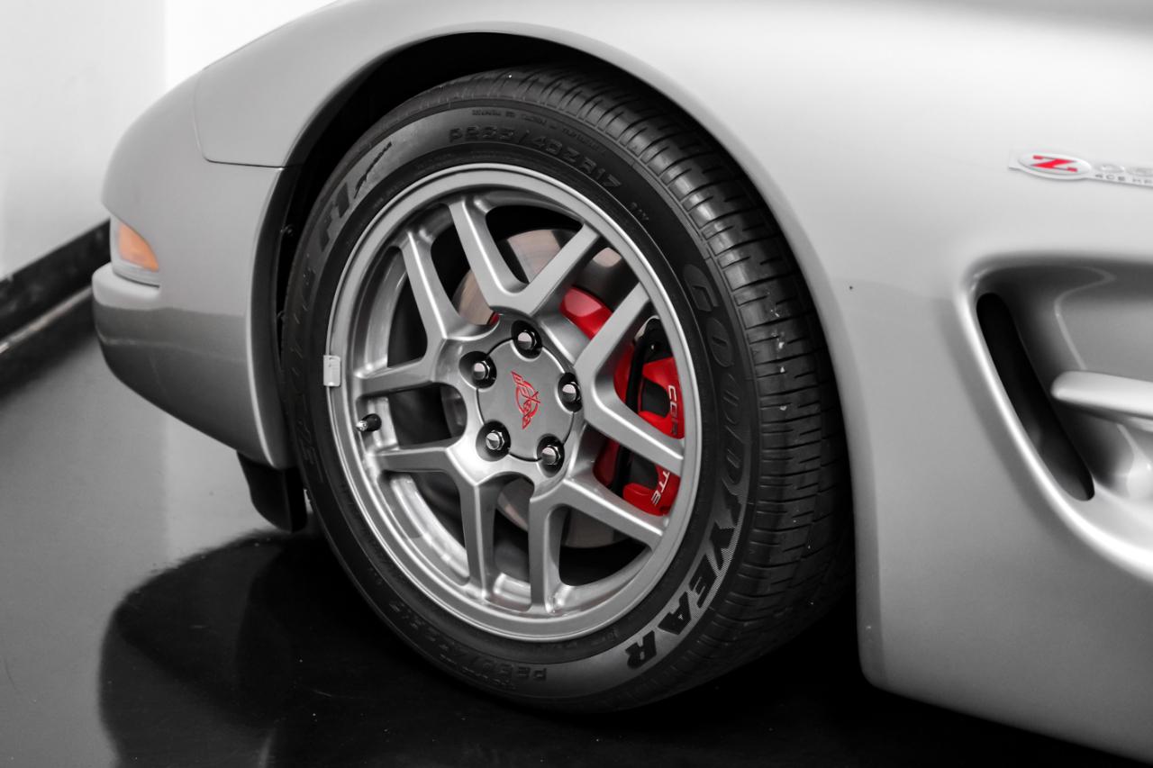 Chevrolet Corvette 2dr Z06 Hardtop 2004