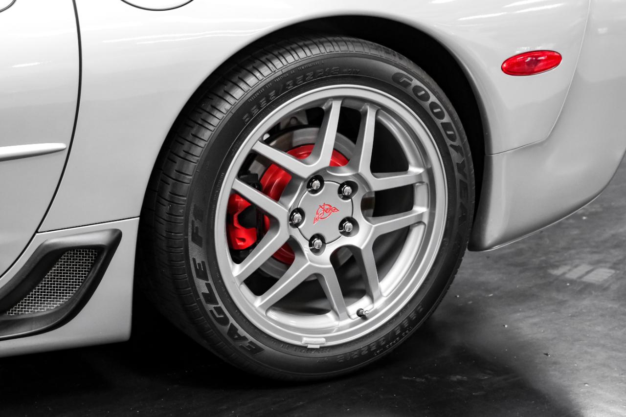 Chevrolet Corvette 2dr Z06 Hardtop 2004