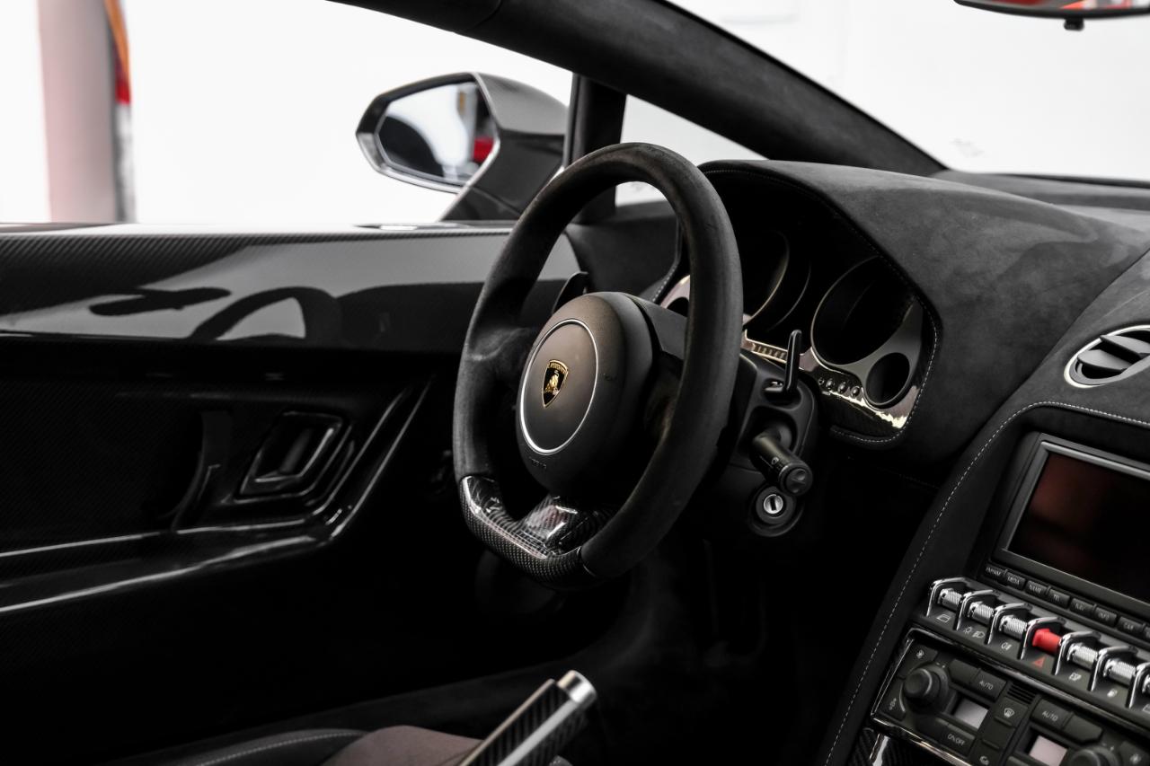 Lamborghini Gallardo 2dr Cpe LP570-4 Superleggera 2011