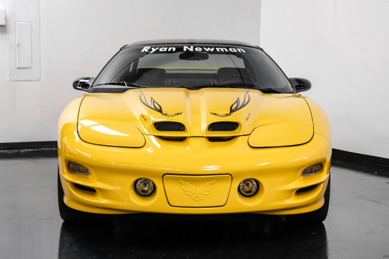 Pontiac Firebird 2dr Cpe Trans Am 2002