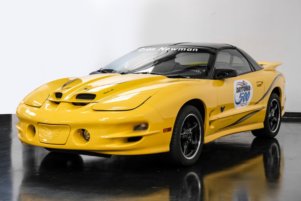 Pontiac Firebird 2dr Cpe Trans Am 2002