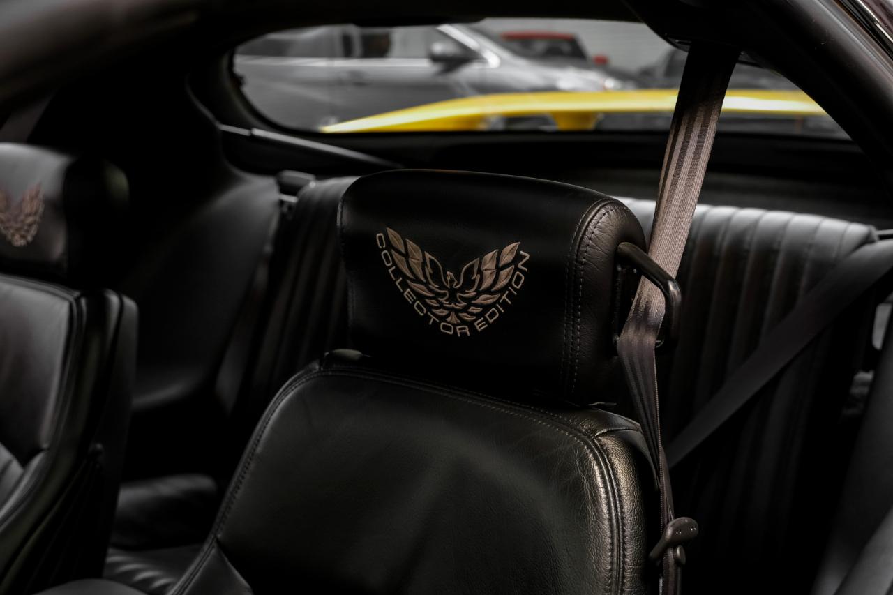 Pontiac Firebird 2dr Cpe Trans Am 2002