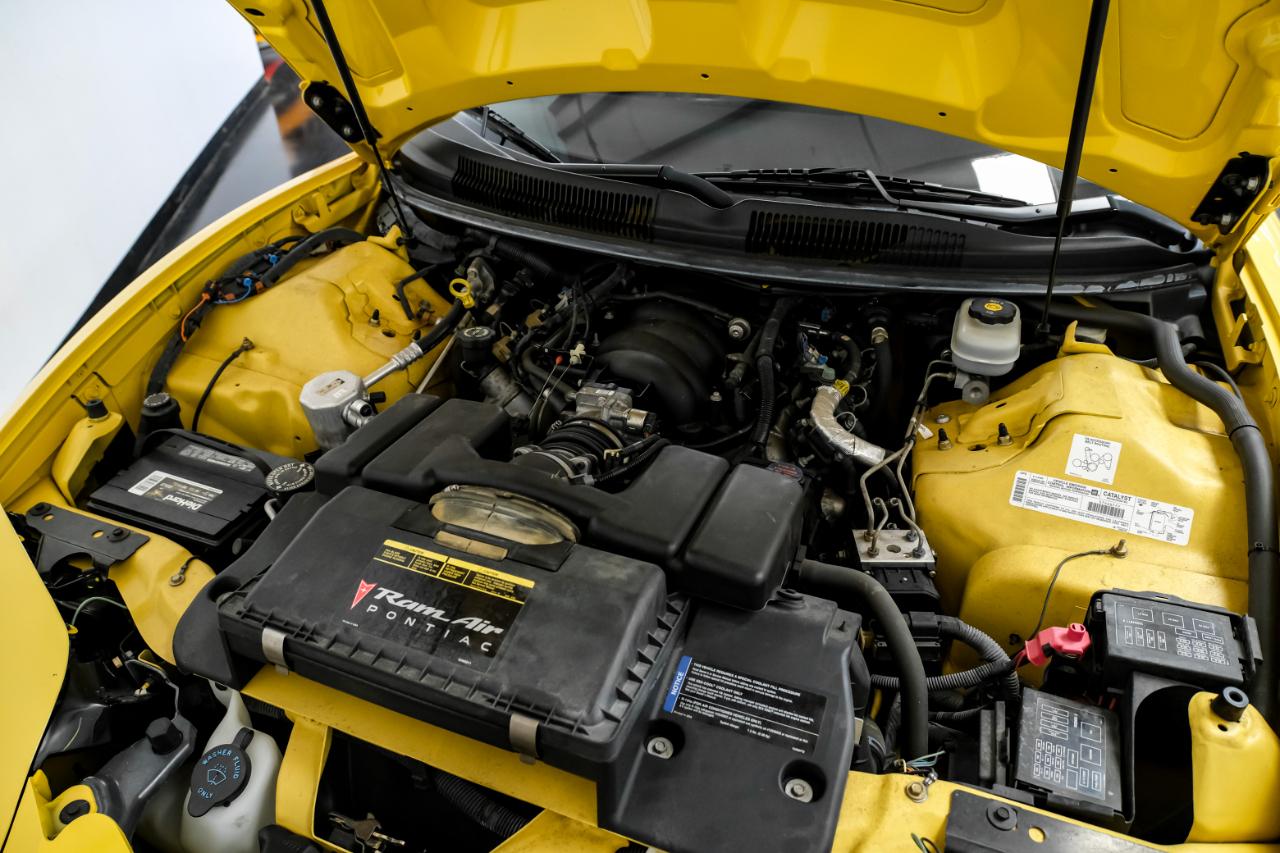 Pontiac Firebird 2dr Cpe Trans Am 2002