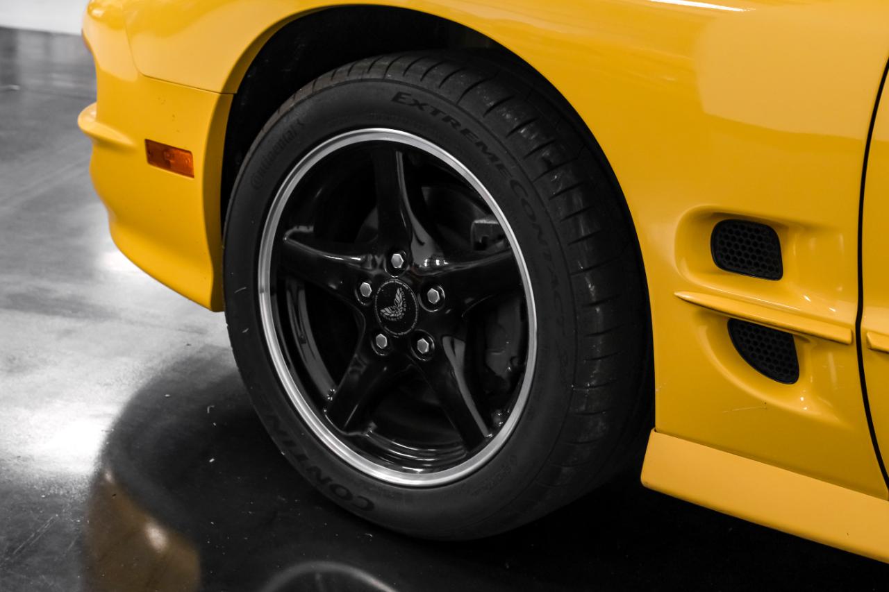 Pontiac Firebird 2dr Cpe Trans Am 2002