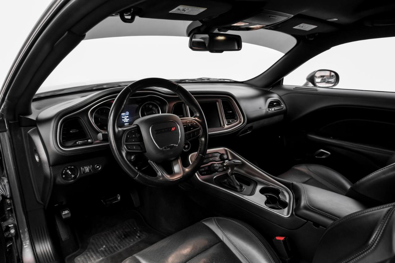 Dodge Challenger SXT RWD 2020