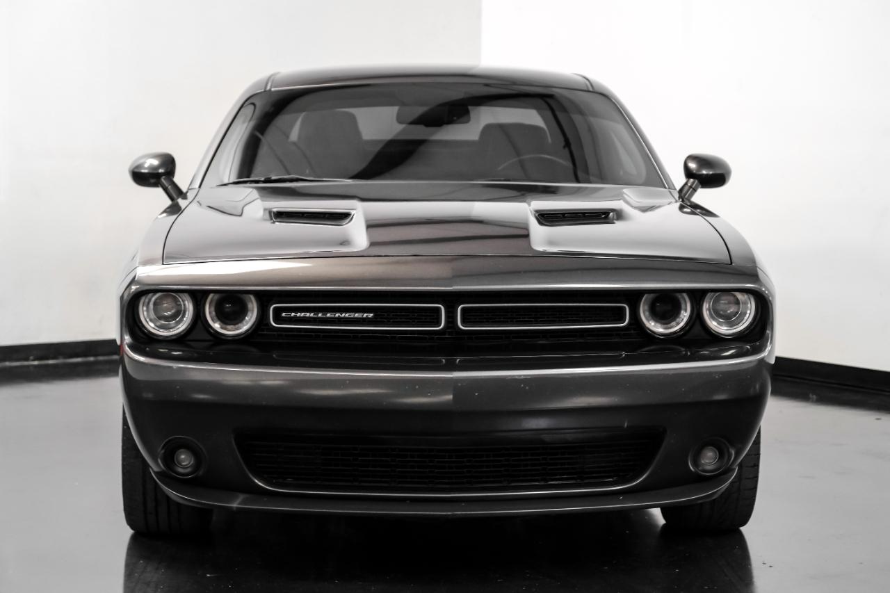 Dodge Challenger SXT RWD 2020