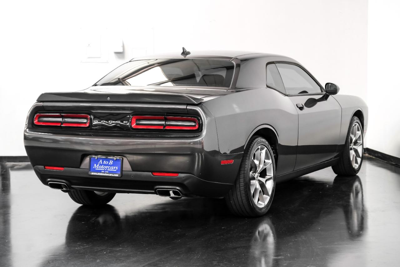Dodge Challenger SXT RWD 2020