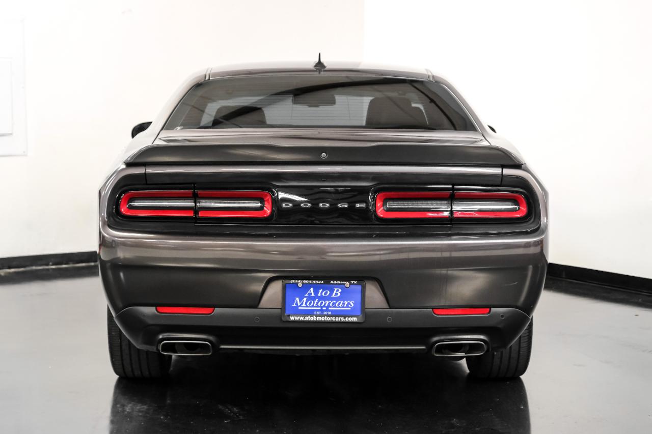 Dodge Challenger SXT RWD 2020