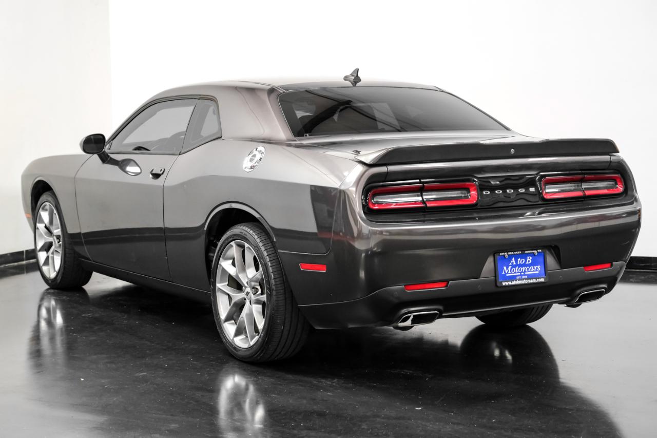 Dodge Challenger SXT RWD 2020