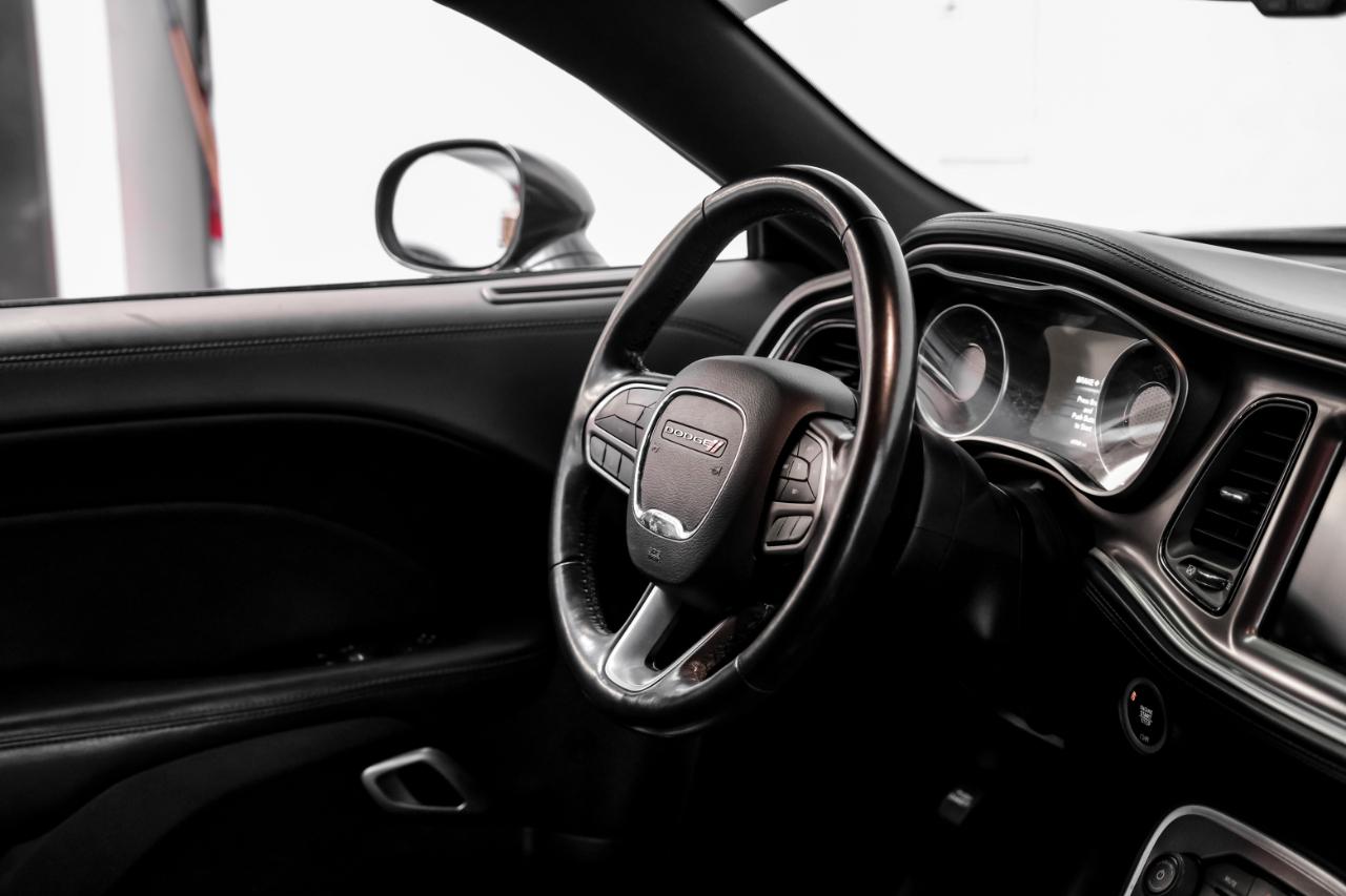 Dodge Challenger SXT RWD 2020