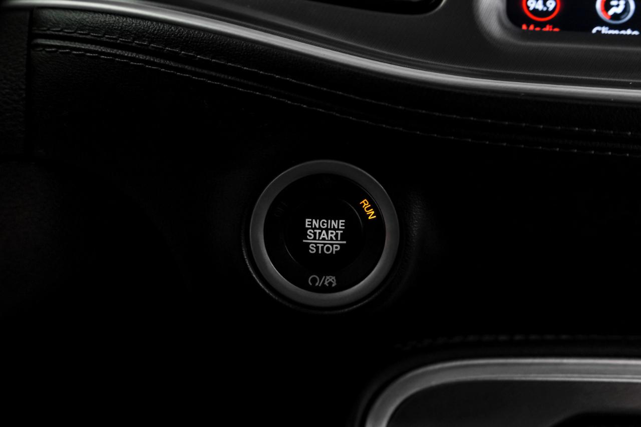 Dodge Challenger SXT RWD 2020