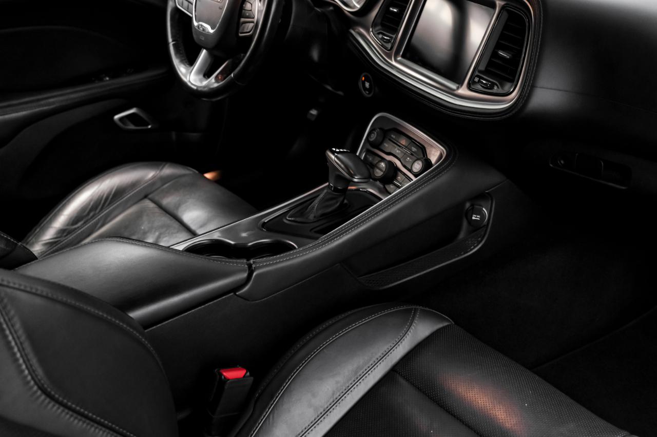 Dodge Challenger SXT RWD 2020