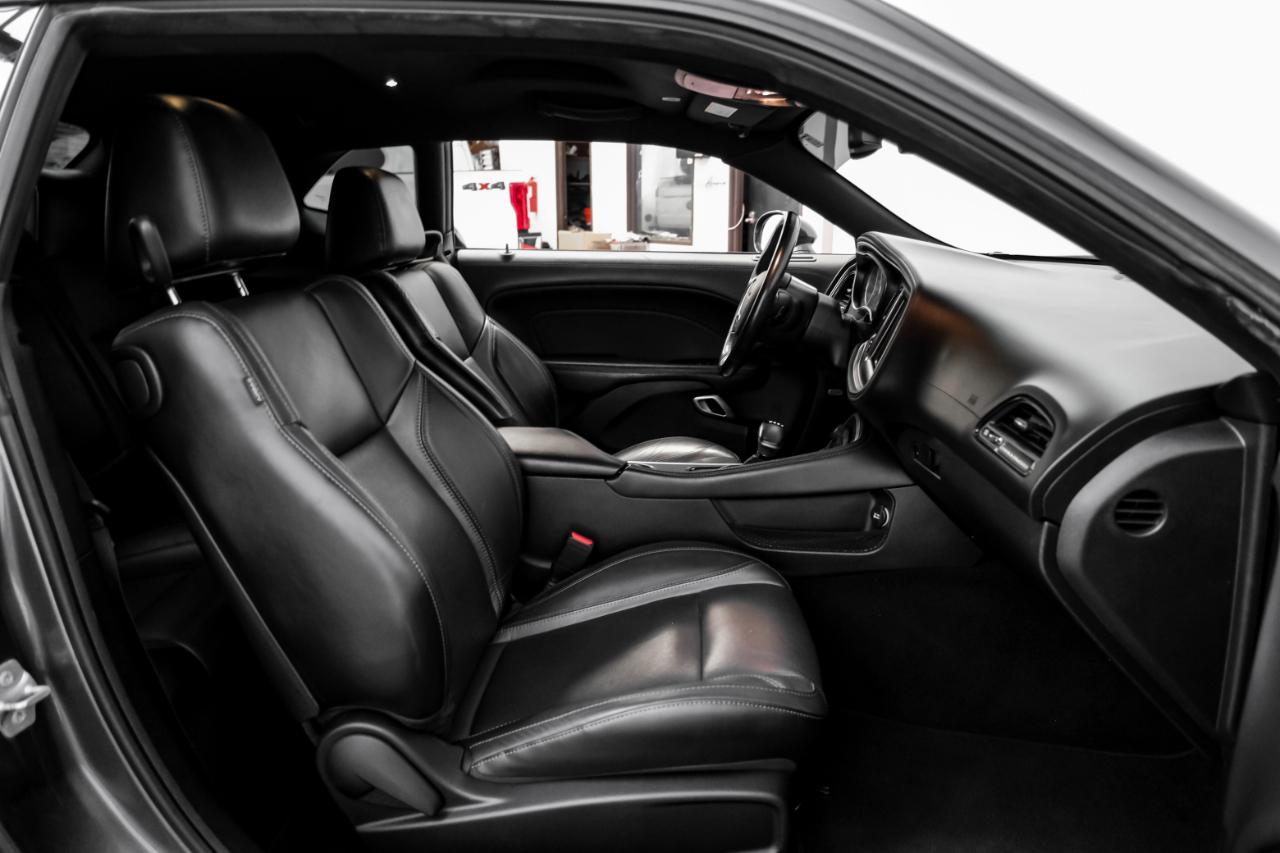 Dodge Challenger SXT RWD 2020