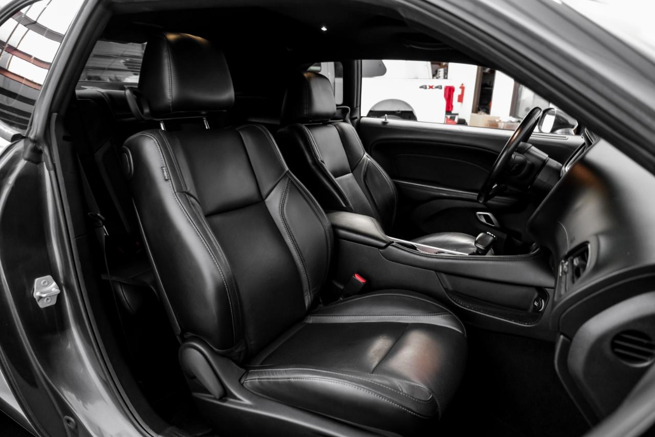 Dodge Challenger SXT RWD 2020