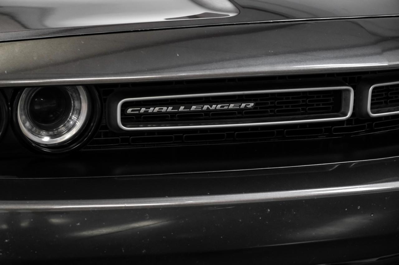 Dodge Challenger SXT RWD 2020