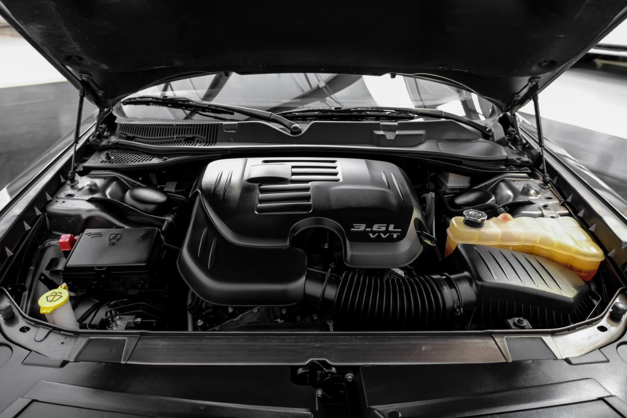 Dodge Challenger SXT RWD 2020
