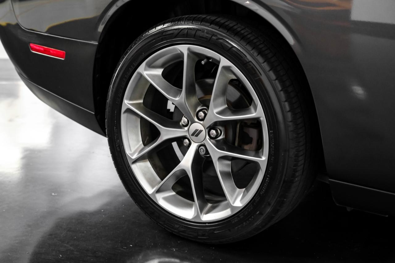 Dodge Challenger SXT RWD 2020