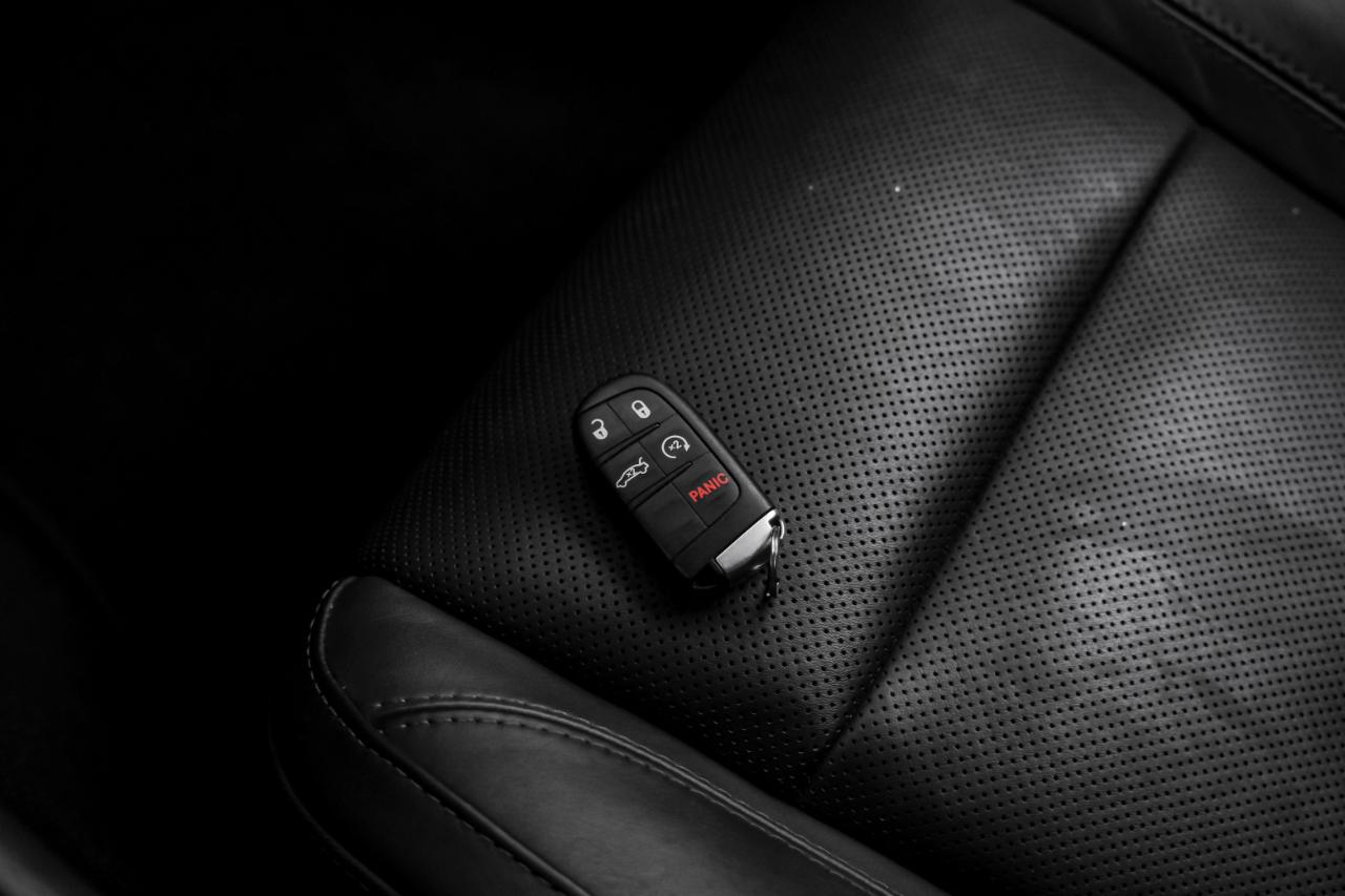 Dodge Challenger SXT RWD 2020