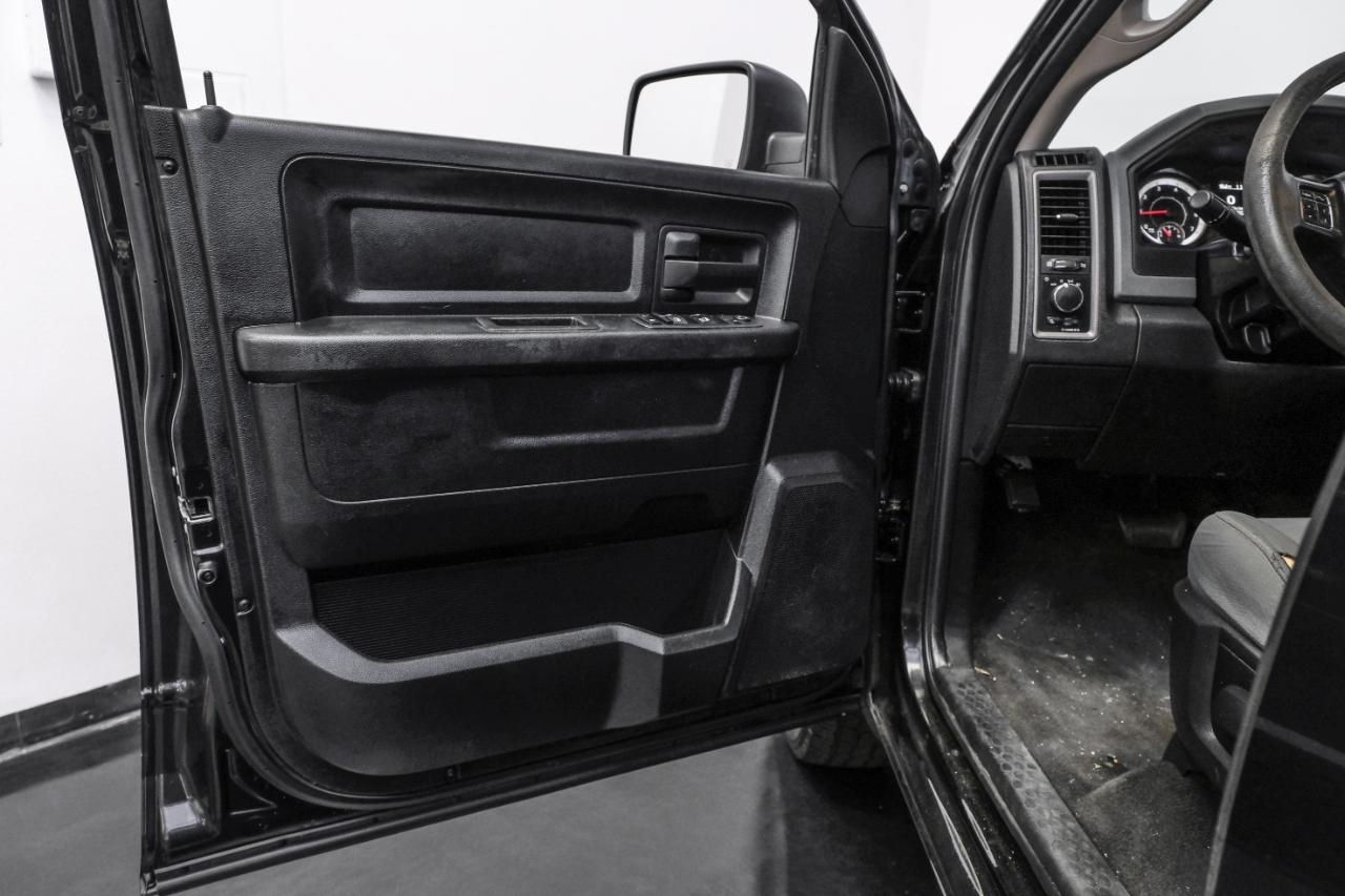 RAM 1500 Tradesman 4x2 Quad Cab 6'4" Box 2018