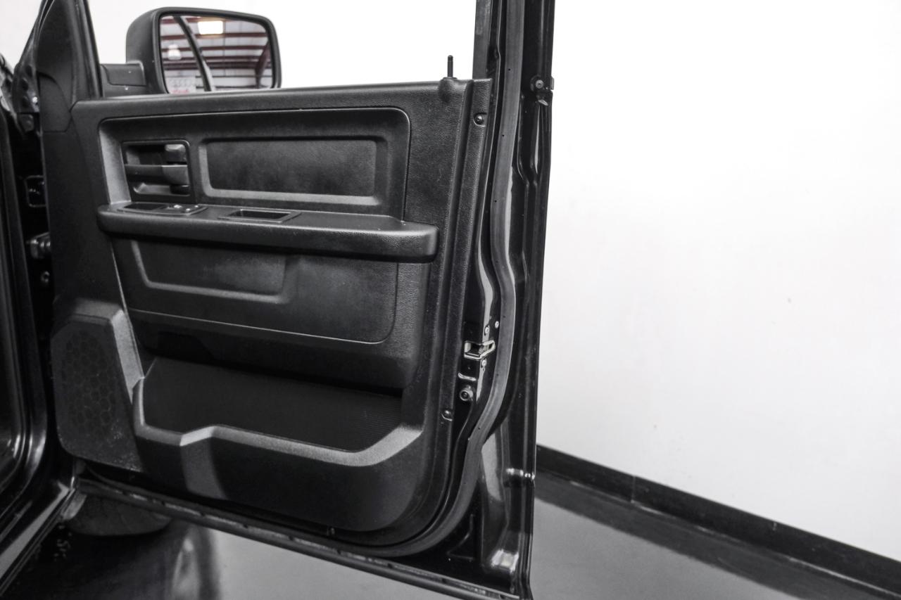 RAM 1500 Tradesman 4x2 Quad Cab 6'4" Box 2018