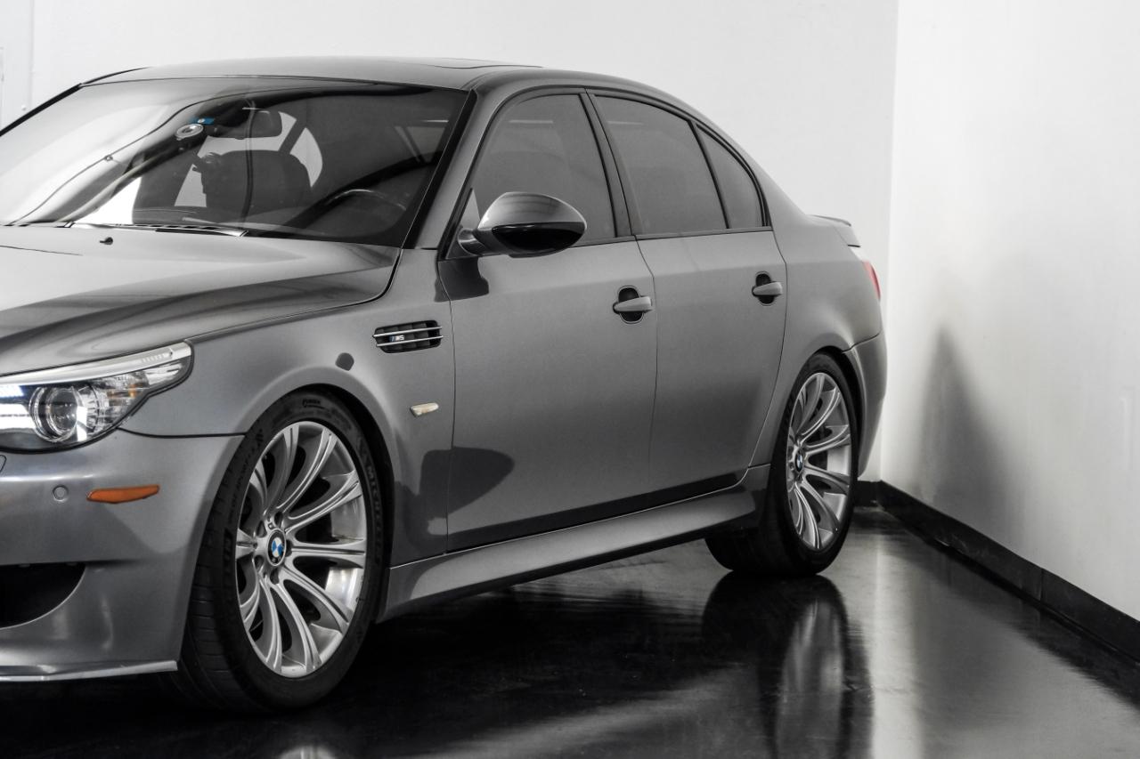 BMW M5 4dr Sdn 2010