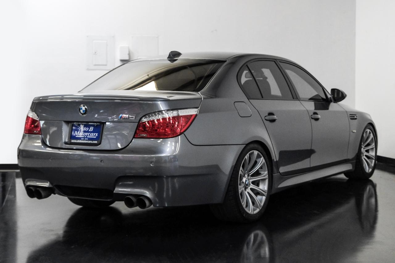 BMW M5 4dr Sdn 2010