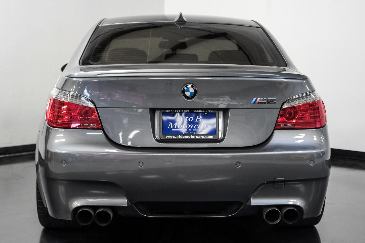 BMW M5 4dr Sdn 2010