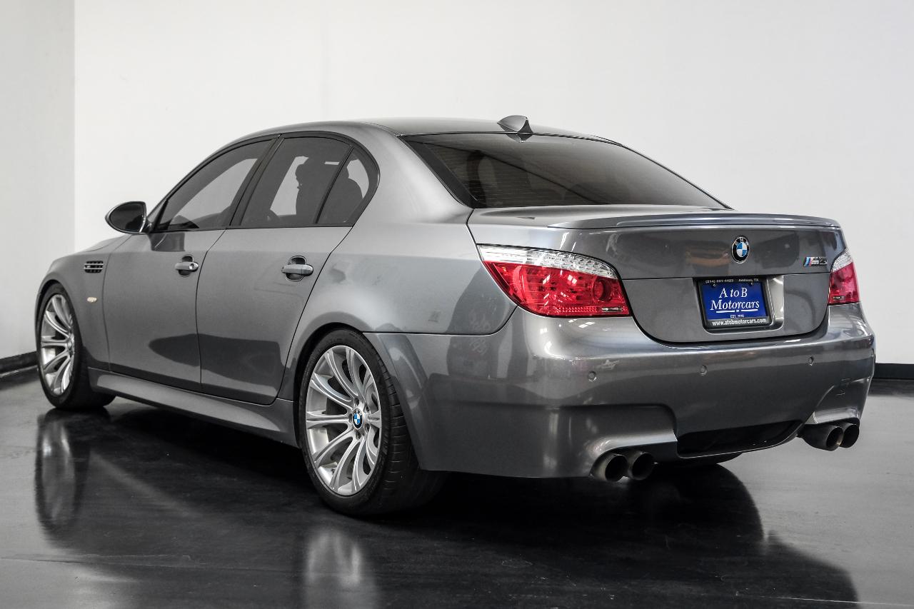 BMW M5 4dr Sdn 2010