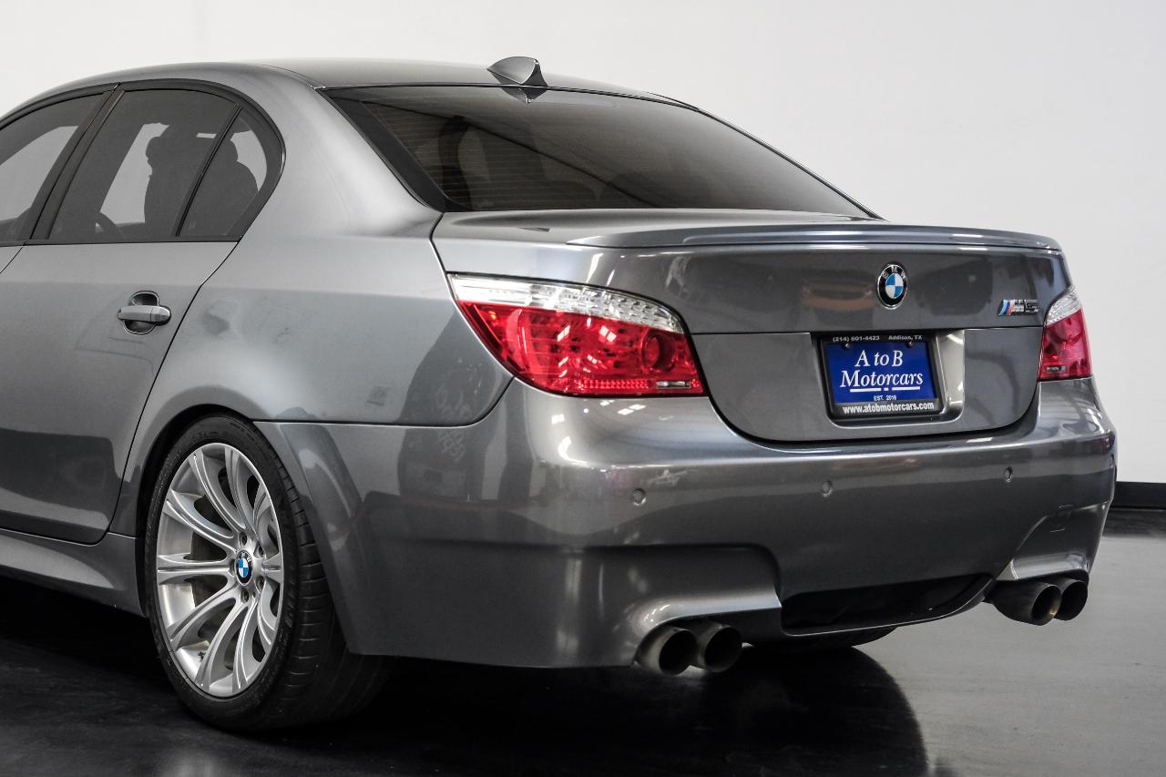 BMW M5 4dr Sdn 2010