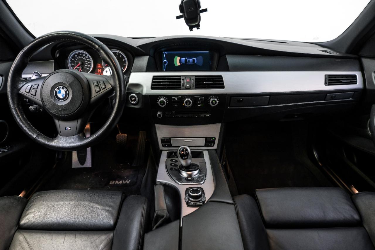 BMW M5 4dr Sdn 2010