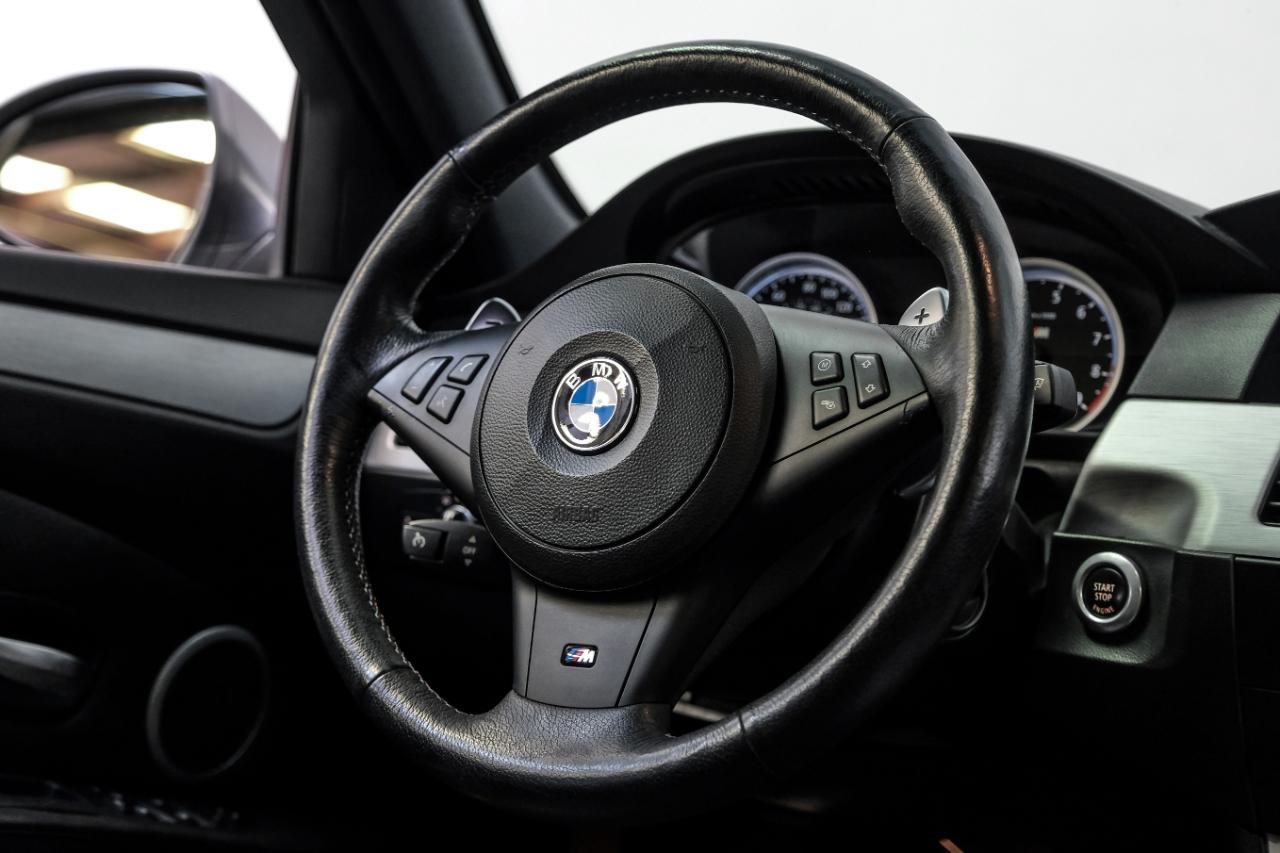 BMW M5 4dr Sdn 2010