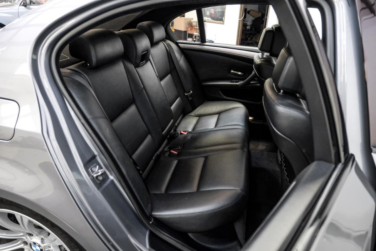 BMW M5 4dr Sdn 2010