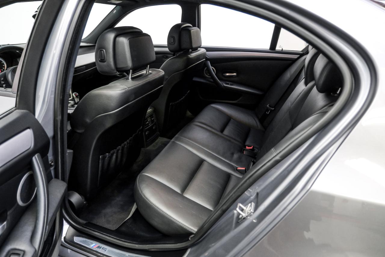 BMW M5 4dr Sdn 2010