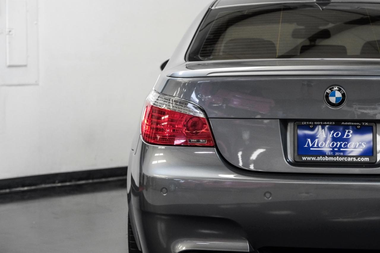 BMW M5 4dr Sdn 2010
