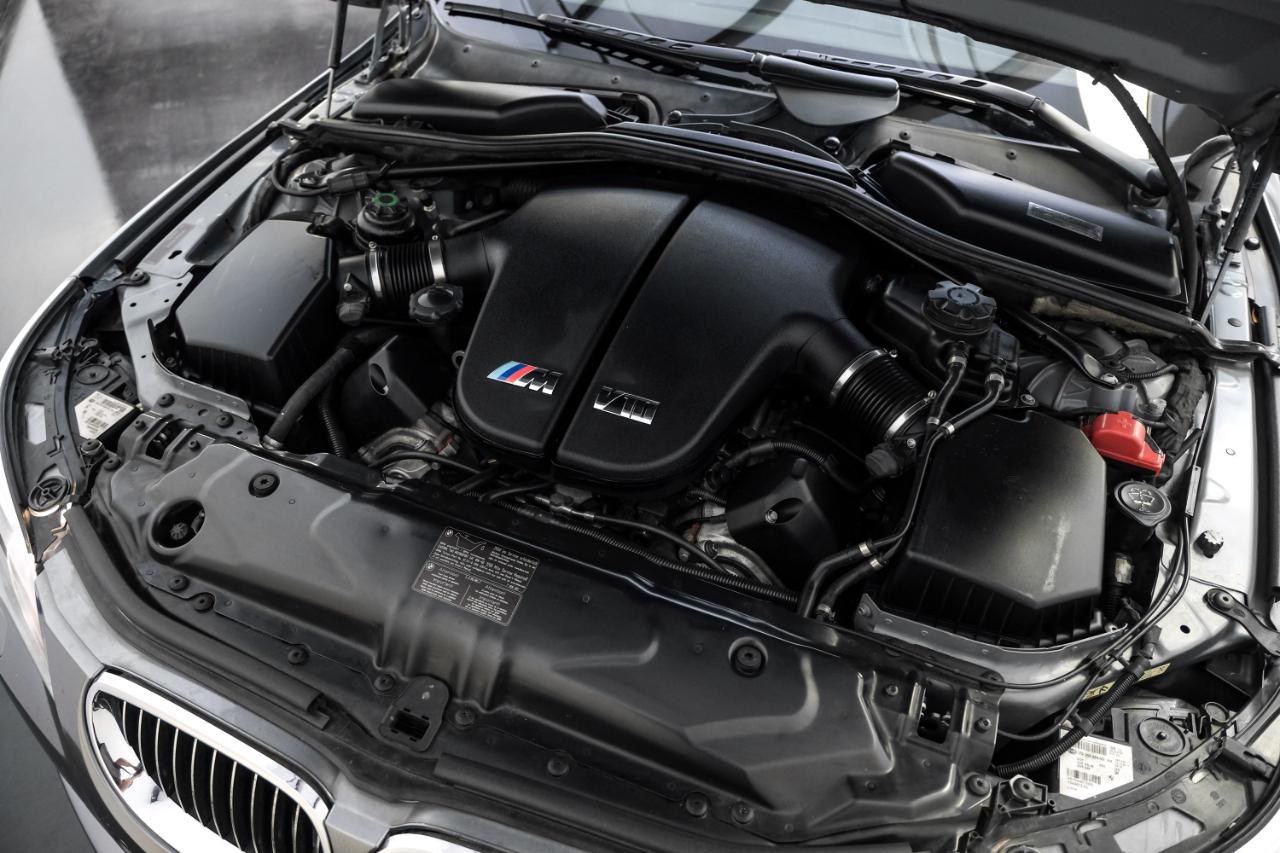 BMW M5 4dr Sdn 2010