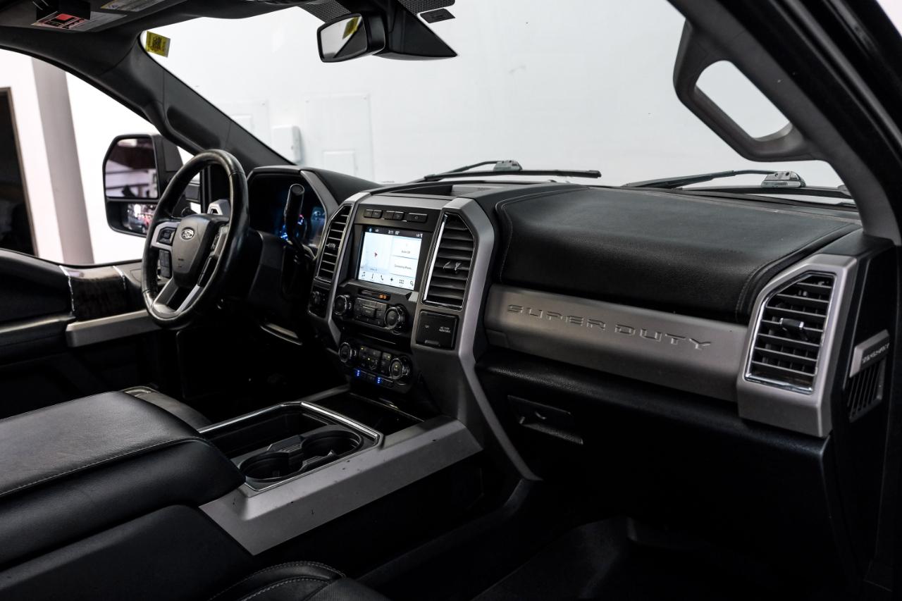 Ford Super Duty F-350 DRW Lariat 4WD Crew Cab 179" WB 60" CA 2017