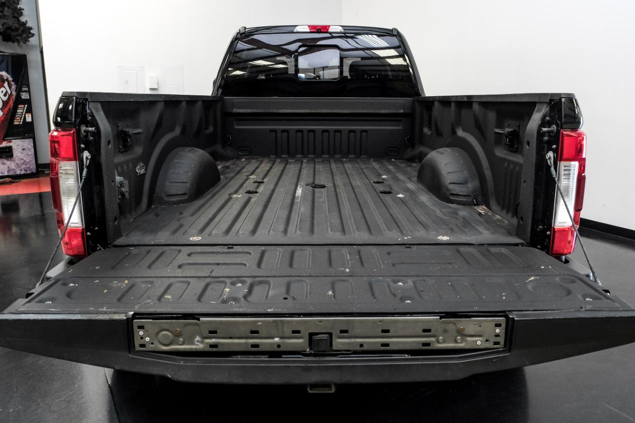 Ford Super Duty F-350 DRW Lariat 4WD Crew Cab 179" WB 60" CA 2017