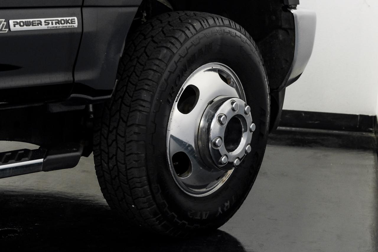 Ford Super Duty F-350 DRW Lariat 4WD Crew Cab 179" WB 60" CA 2017