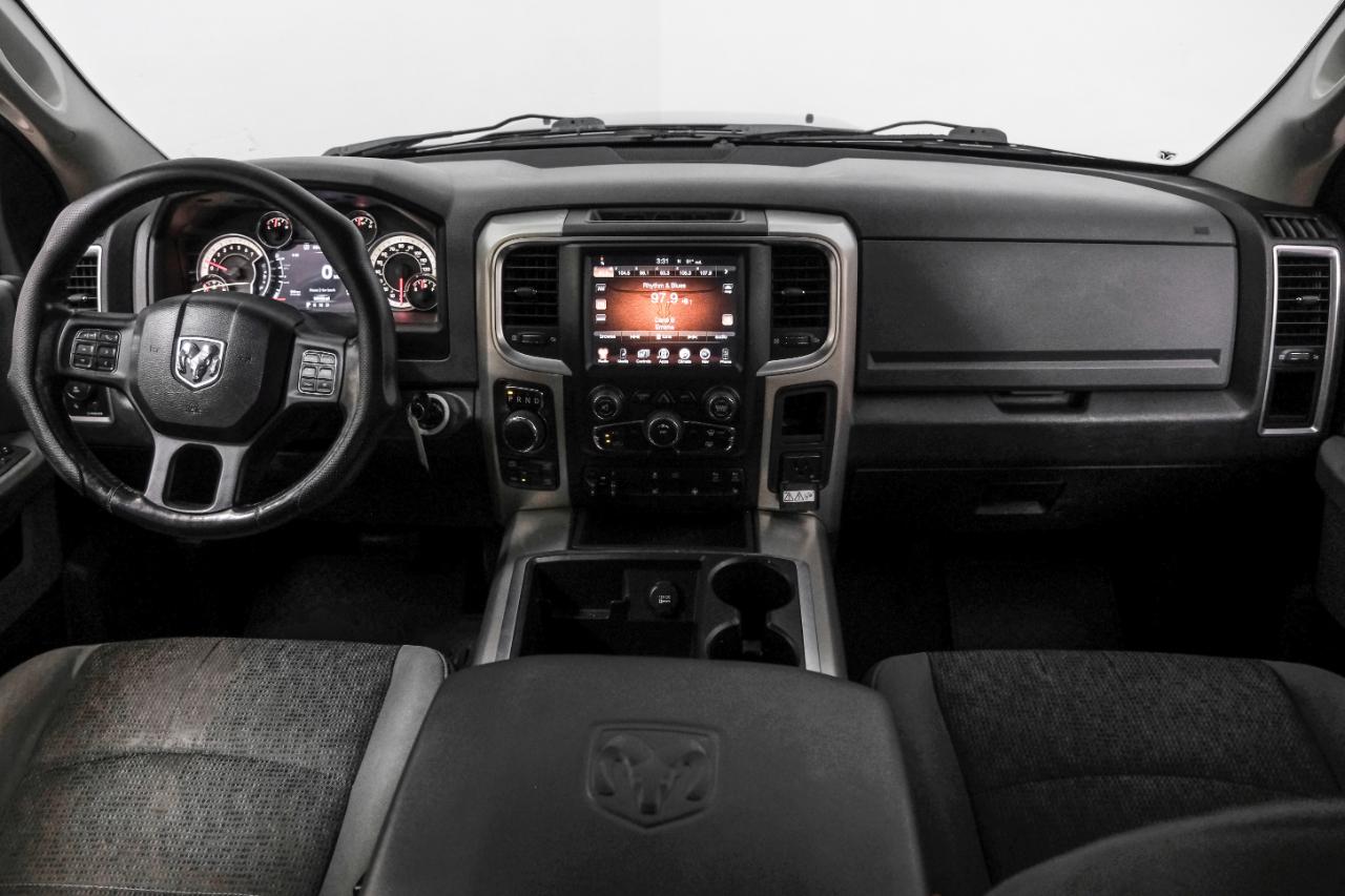 RAM 1500 4WD Crew Cab 140.5" Big Horn 2014