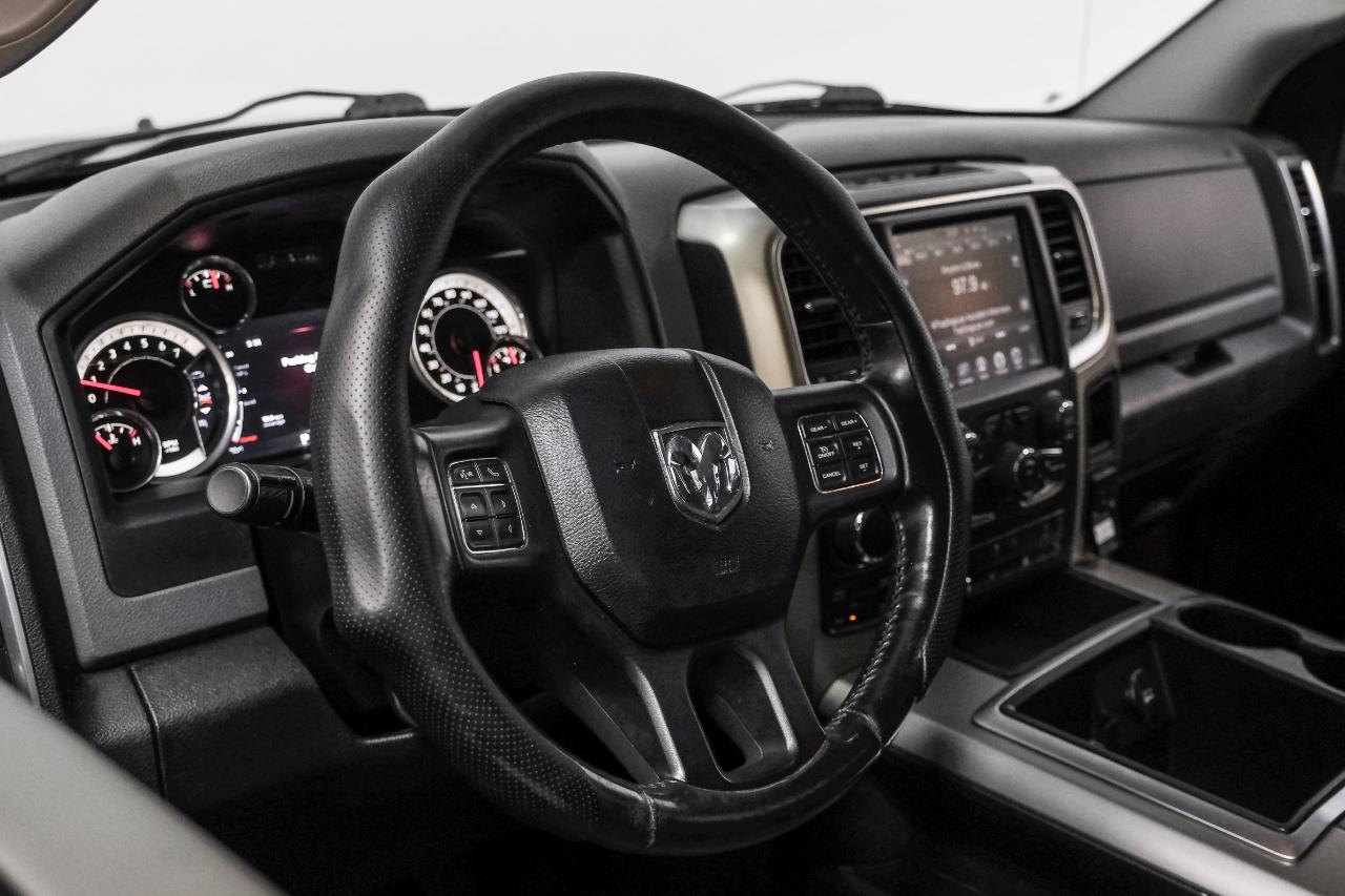 RAM 1500 4WD Crew Cab 140.5" Big Horn 2014