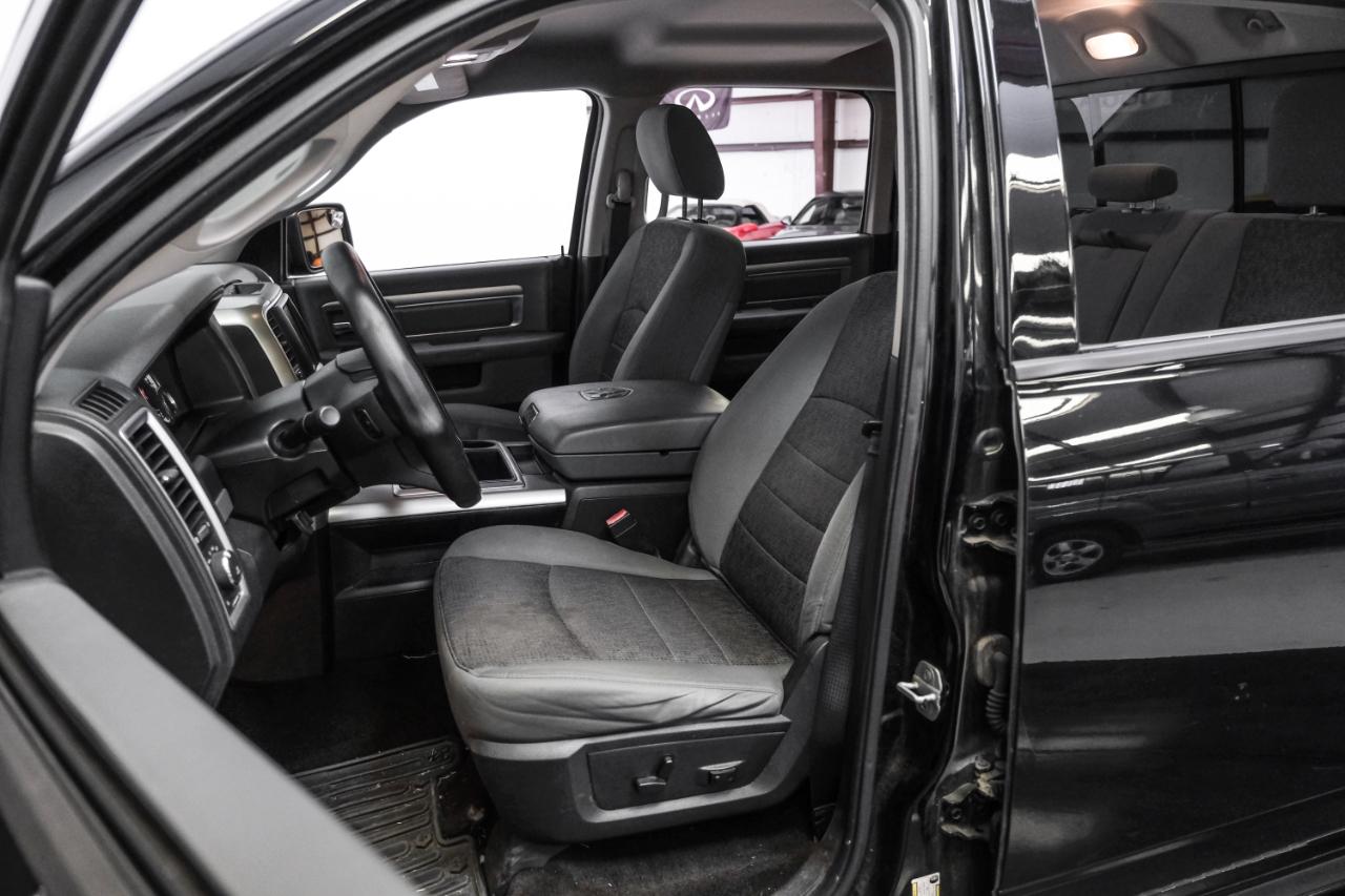 RAM 1500 4WD Crew Cab 140.5" Big Horn 2014
