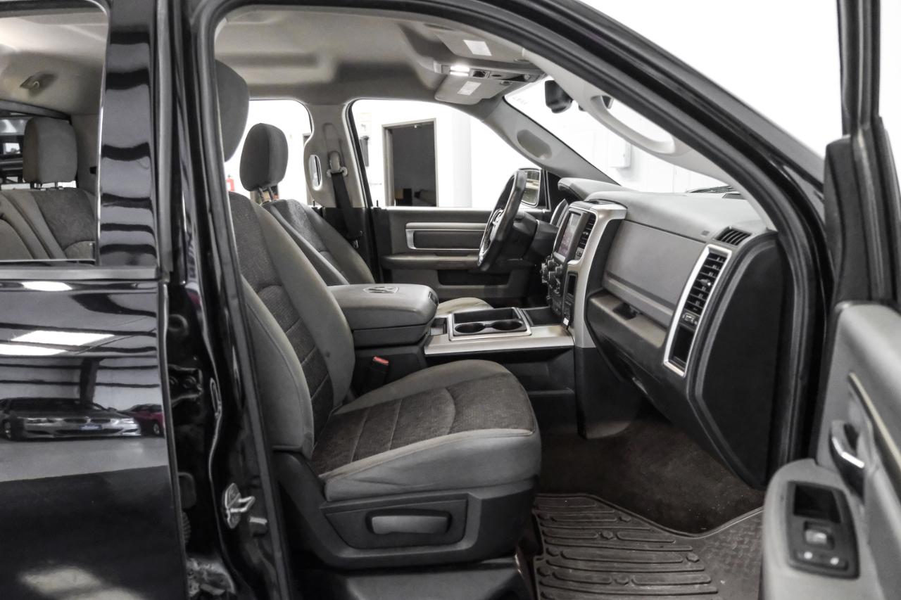 RAM 1500 4WD Crew Cab 140.5" Big Horn 2014