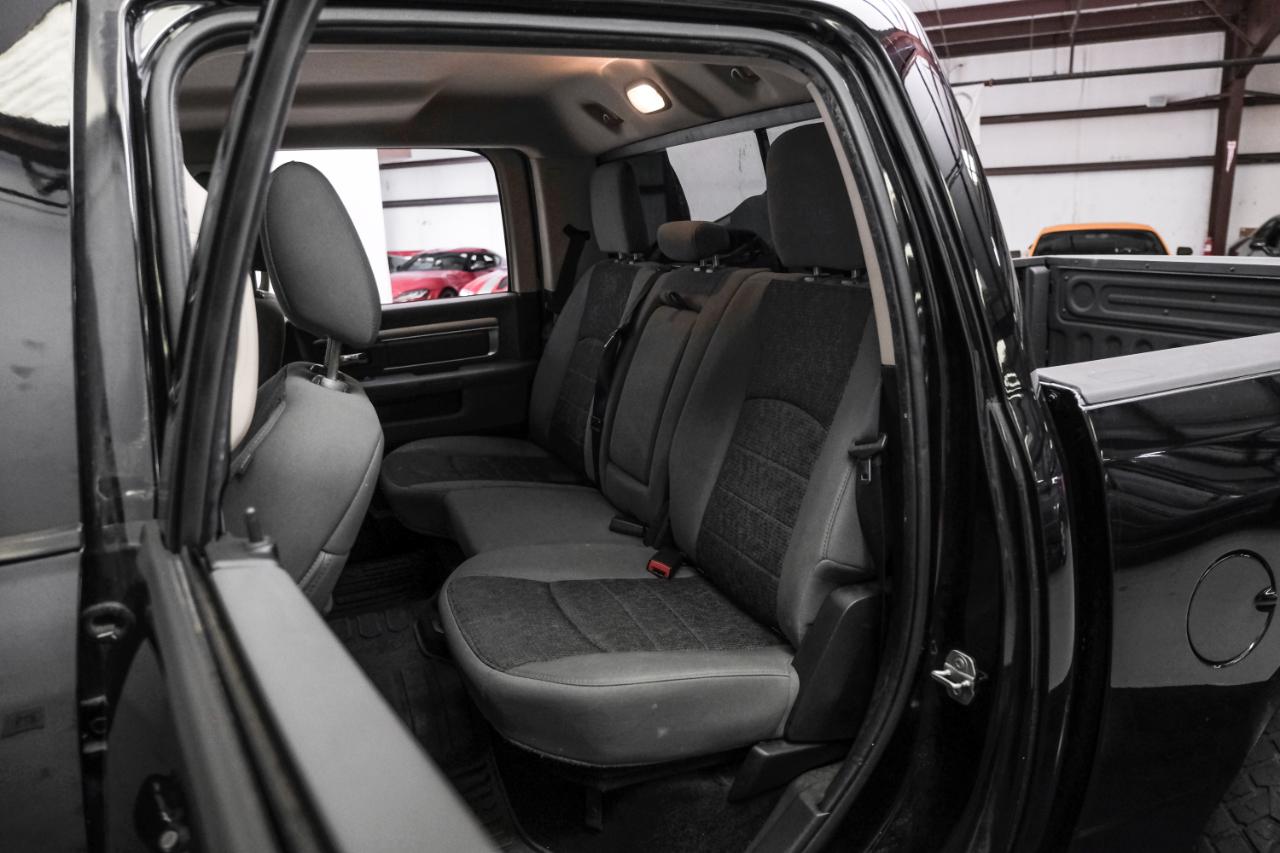 RAM 1500 4WD Crew Cab 140.5" Big Horn 2014