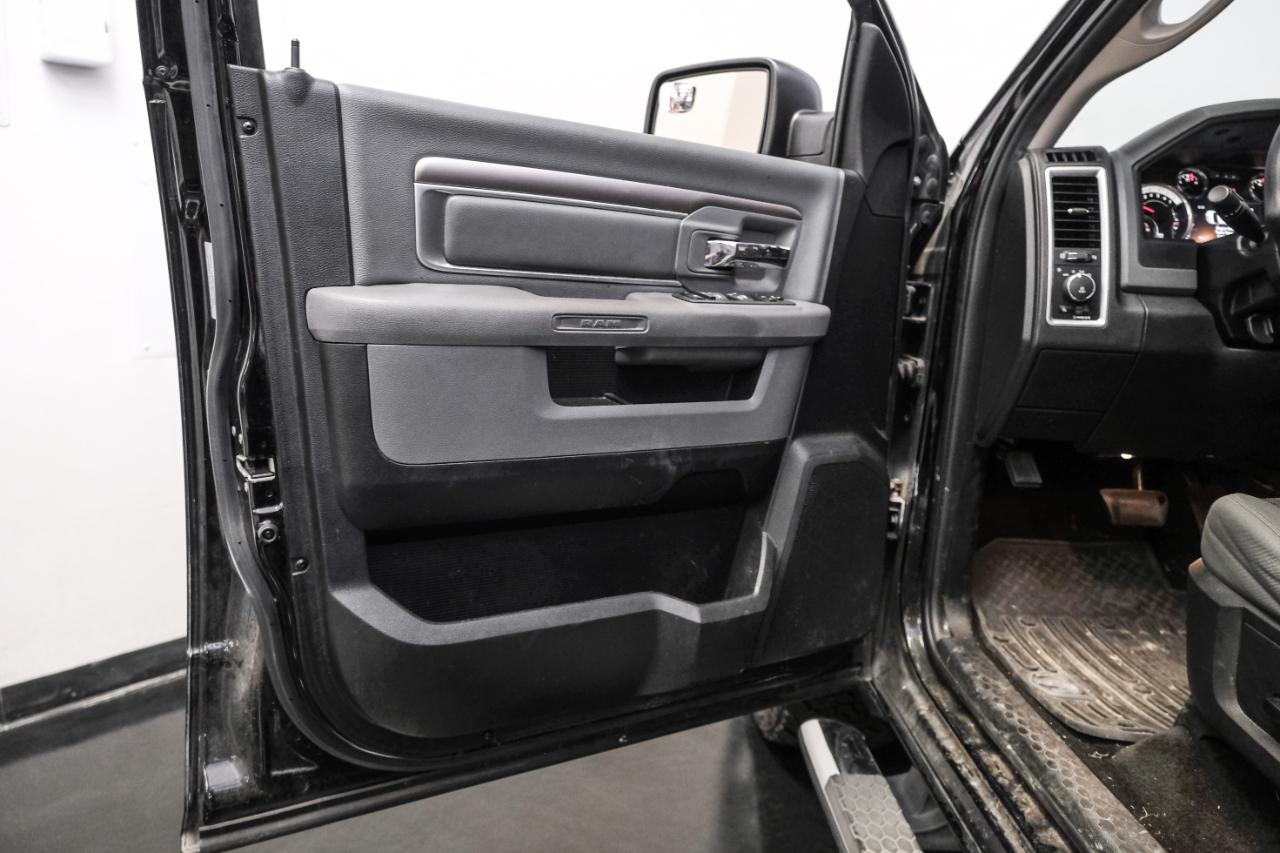 RAM 1500 4WD Crew Cab 140.5" Big Horn 2014