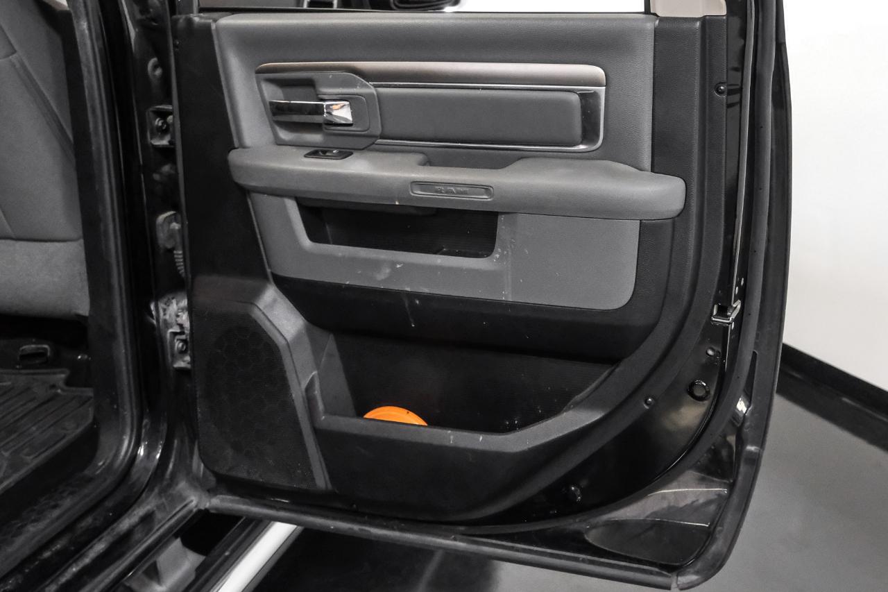 RAM 1500 4WD Crew Cab 140.5" Big Horn 2014