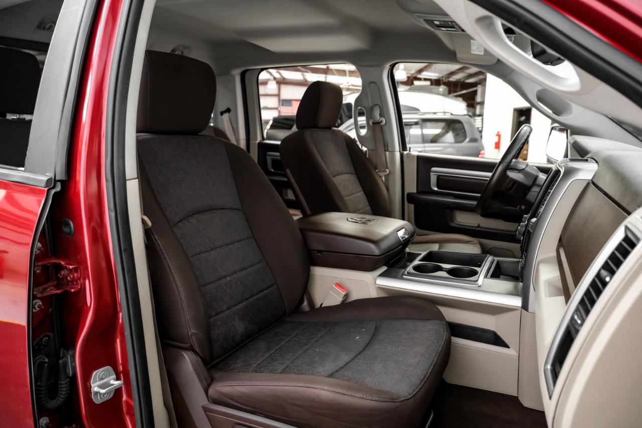 RAM 1500 4WD Crew Cab 140.5" Lone Star 2014