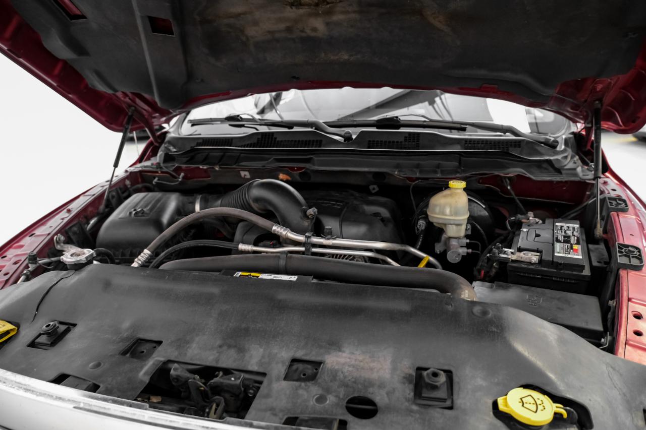 RAM 1500 4WD Crew Cab 140.5" Lone Star 2014