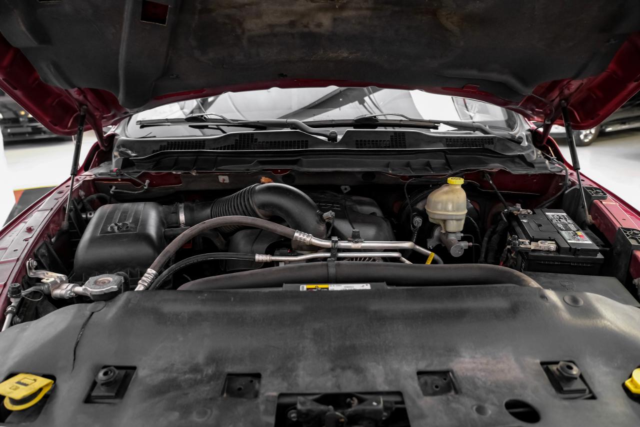 RAM 1500 4WD Crew Cab 140.5" Lone Star 2014