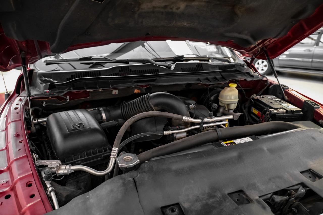 RAM 1500 4WD Crew Cab 140.5" Lone Star 2014